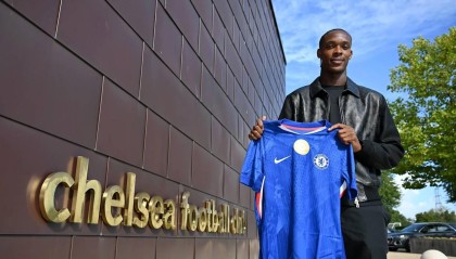 官方：切尔西签下斯特拉斯堡前锋埃梅加，球员将在明夏加盟