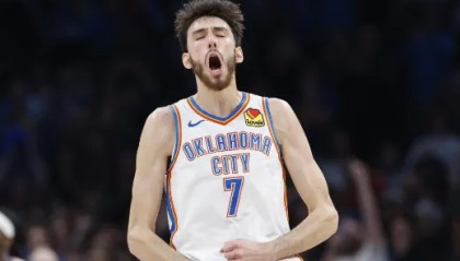 开云服务-雷记：切特能排进DPOY评选的前两名，他今日是统治级别的