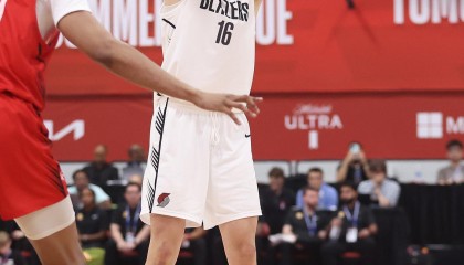 开云登录-队记：杨瀚森夏联失误多是由于队友未能领会妙传 常规赛会好很多