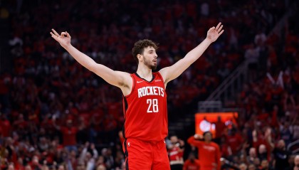 拉金谈国家队队友申京：他有点像约基奇 能带领我们拿欧锦赛奖牌