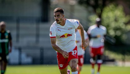 官方：葡萄牙前锋安德烈·席尔瓦正式加盟埃尔切，双方签约一年