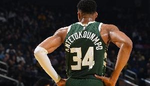 开云网页版-还是空砍！字母哥18中11&amp;14罚9中空砍31分9板5助 正负值-18